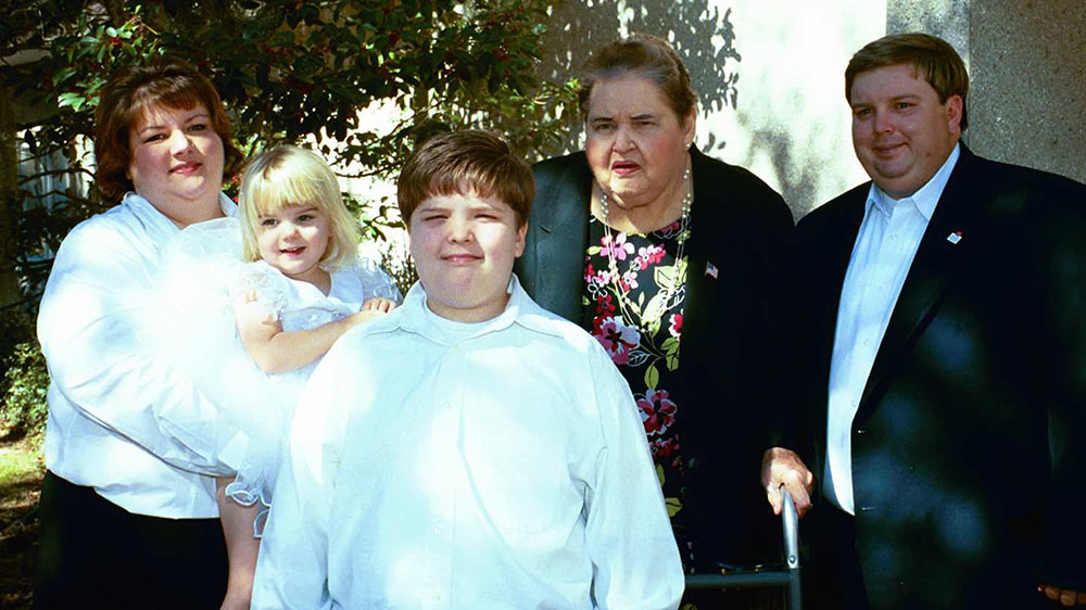 Donna Mixon with her children, husband and mother